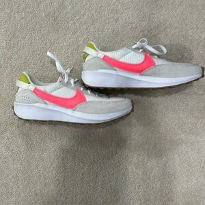Nike Waffle Debut Hot Pink Punch- like new